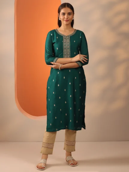 Green Embroidered Silk Blend Straight Kurta